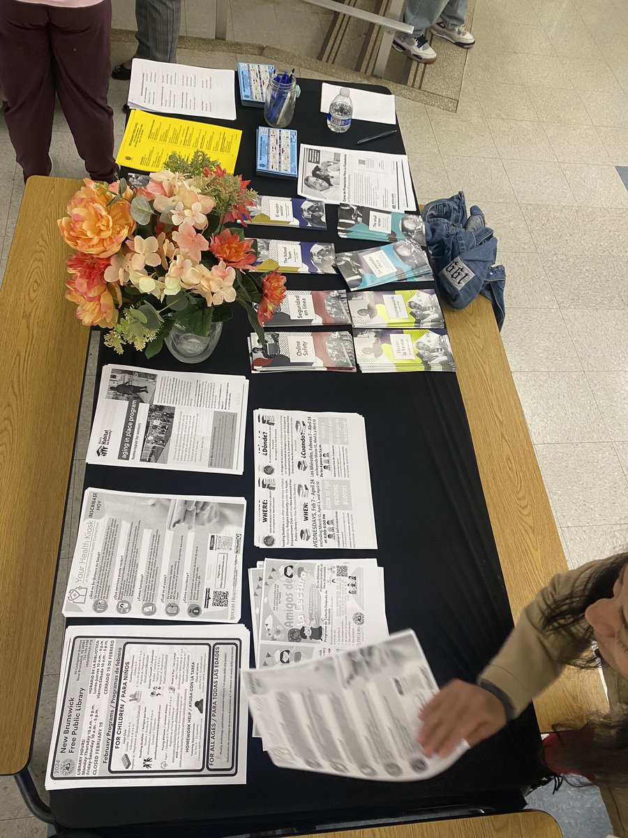 Great turnout at our workshop this evening!  We covered important topics such as the importance of attendance, state assessments and academic support.  Many more workshops to come at NBMS.  #allin4nb   <a href="/nbpschools/">New Brunswick Public Schools</a>  <a href="/NelkysCruz/">Nelkys Cruz Sanchez</a>