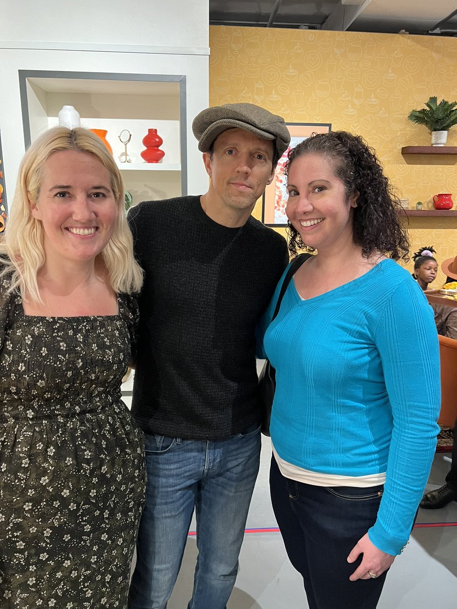 CurlySueChick19's tweet photo. The Remedy to a cold winter day ๐ #planetoat #jasonmraz #chelseamarket https://t.co/fsvyMPUnMG