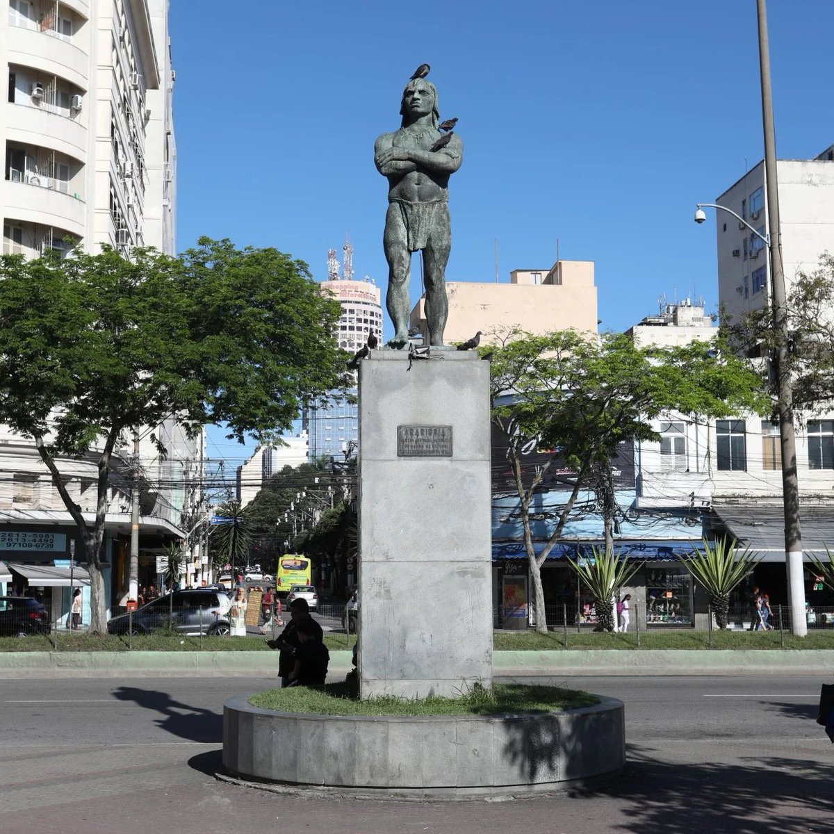 Na 1º temporada do Circuito Z2R tivemos como homenageado o índio Arariboia, que viveu durante o século XVI e entrou para história por seus feitos heróicos, considerado fundador e símbolo da cidade de Niterói. 💪

A 2ª temporada está chegando... quem será o próximo homenageado? 🤔