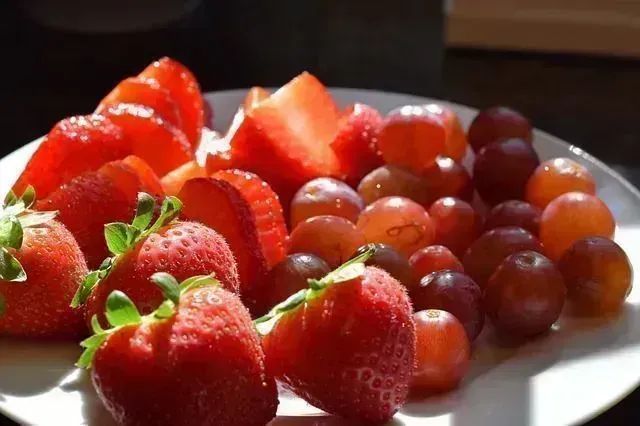 LifestyleSoln's tweet photo. Pesticides in Food - The worst of these offenders is called The Dirty Dozen. These fruits and vegetables have from 47 to 67 pesticides per serving! Buy Organic is the Healthy Diet Habit!
https://t.co/SFKe2PSYPL
#PesticidesInFood #DirtyDozen #Clean15 #Produce #Pesticides #Fruit https://t.co/qx3vO9WJGD