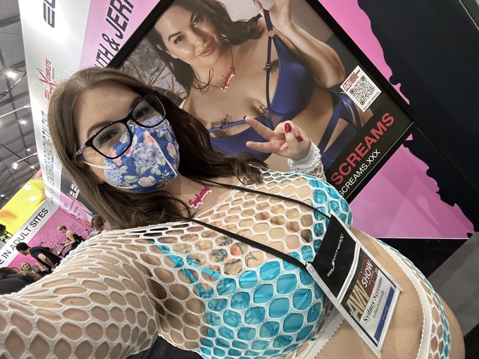 Come say hi if you&rsquo;re at AEE/AVN! I&rsquo;m at @elevatedx til 2 then at @swaidvegas 3-5pm! https://t.co/n0<a class="tags" target="_blank" title="On Twitter" href="/?out=eyJ0eXAiOiJKV1QiLCJhbGciOiJIUzUxMiJ9.eyJpYXQiOjE3MzA0MjA4MzUsImlzcyI6InR3cG9ybnN0YXJzLmNvbSIsIm5iZiI6MTczMDQyMDgzNSwiZXhwIjoxNzYxOTU2ODM1LCJyZWRpcmVjdF91cmwiOiJodHRwczovL3R3aXR0ZXIuY29tL2VsZXZhdGVkeCJ9.Yrpm_MgG-8q7ndHs_SF2sQ-yWdkPuLQvrEh46oe0WniZWa2IuNBC9_P2u8xe_3QDL8Ii0XrJWn0D4EdYuxu_2g">@elevatedx</a><a href="/tag/clip"class="tags"><span>#clip</span></a>