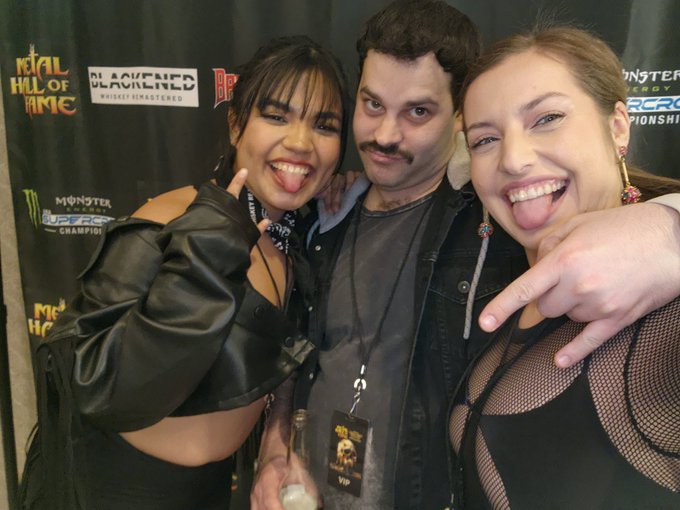 Opted for a different red carpet this week🤘🏻 @SummerColxoxo https://t.co/b6IIH9lMs3<a class="tags" href="/tag/summercolxoxo">@summercolxoxo</a><a href="/tag/mvsales"class="tags"><span>#mvsales</span></a>