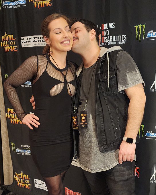 Opted for a different red carpet this week🤘🏻 @SummerColxoxo https://t.co/b6IIH9lMs3<a class="tags" href="/tag/summercolxoxo">@summercolxoxo</a><a href="/tag/mvsales"class="tags"><span>#mvsales</span></a>