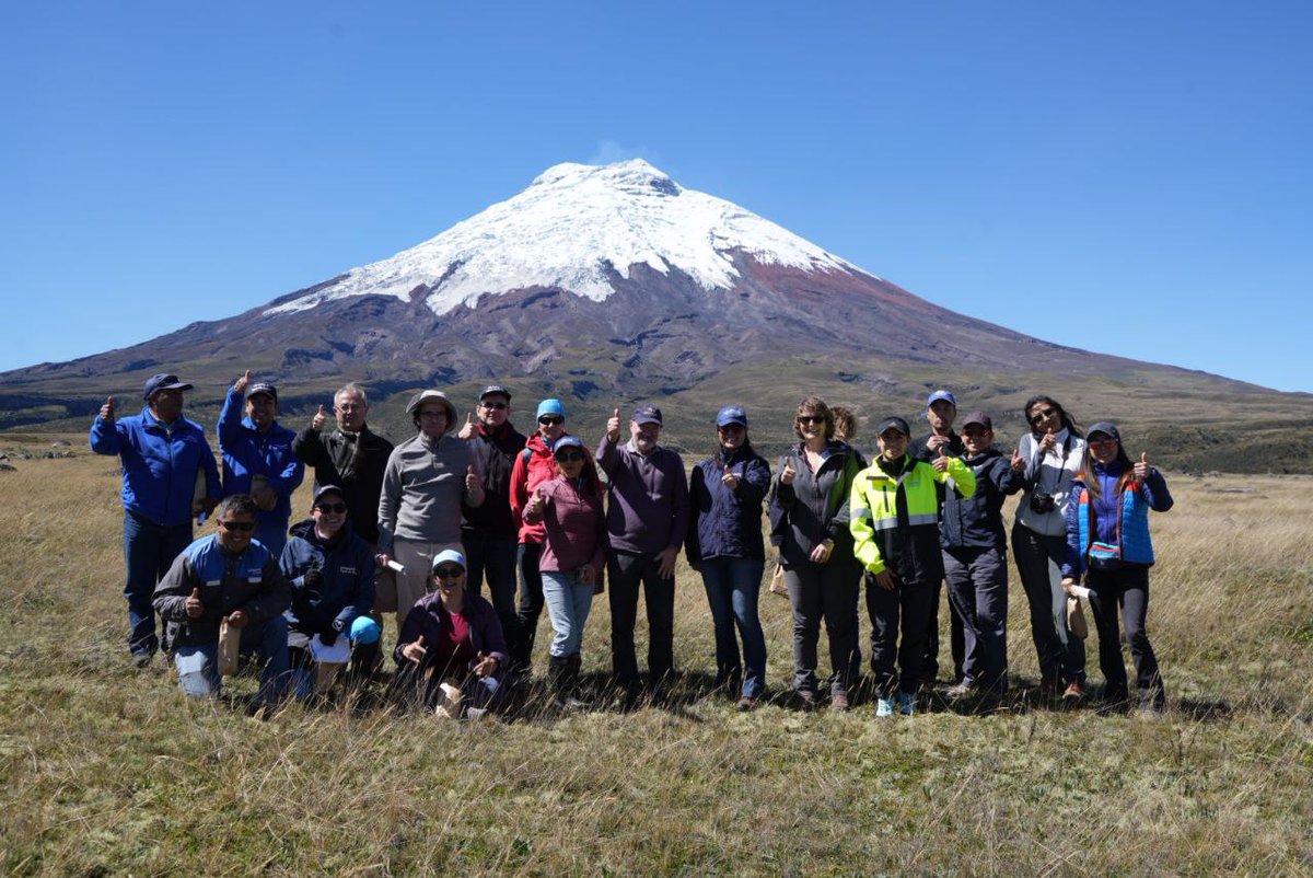 aguadequito's tweet photo. 🤝 #TrabajoEnConjunto | Hoy, junto a Frederic Desagneaux @Desagneauxdiplo, Embajador de Francia en Ecuador, recorrimos el área de conservación Hídrica Alto Pita, en el Parque Nacional Cotopaxi, dónde se llevará a cabo el proyecto de investigación científica "Quito Flow".

#QuitoRenace