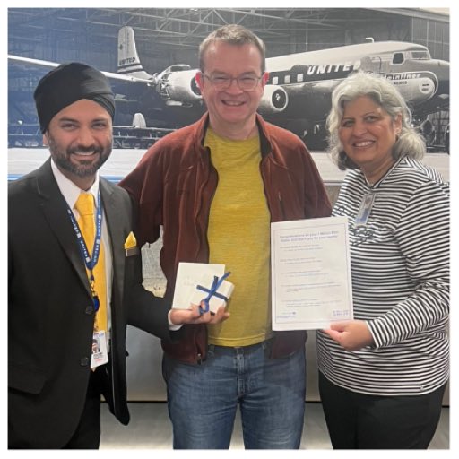 Great to have @bj_youngerman around to capture this special moment 📸 @LHR United Club today. A pleasure to congratulate GS member Mr Berry for reaching 1MM today & thank him for his loyalty 👏 @united ⁦@KevinMortimer29⁩ @mileageplusmike @aaronsmythe @airways62