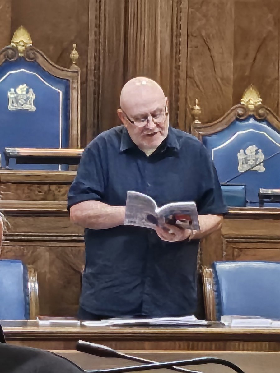It was a pleasure to welcome local author Ronnie Steele to the Town Hall this evening for January's <a href="/BarnsCivicTrust/">Barnsley Civic Trust</a> meeting, arranged in partnership with @barnsarchives and <a href="/BarnsleyMuseums/">Barnsley Museums</a>. He shared great stories about Barnsley legends Brian Glover and Norman Rimmington.