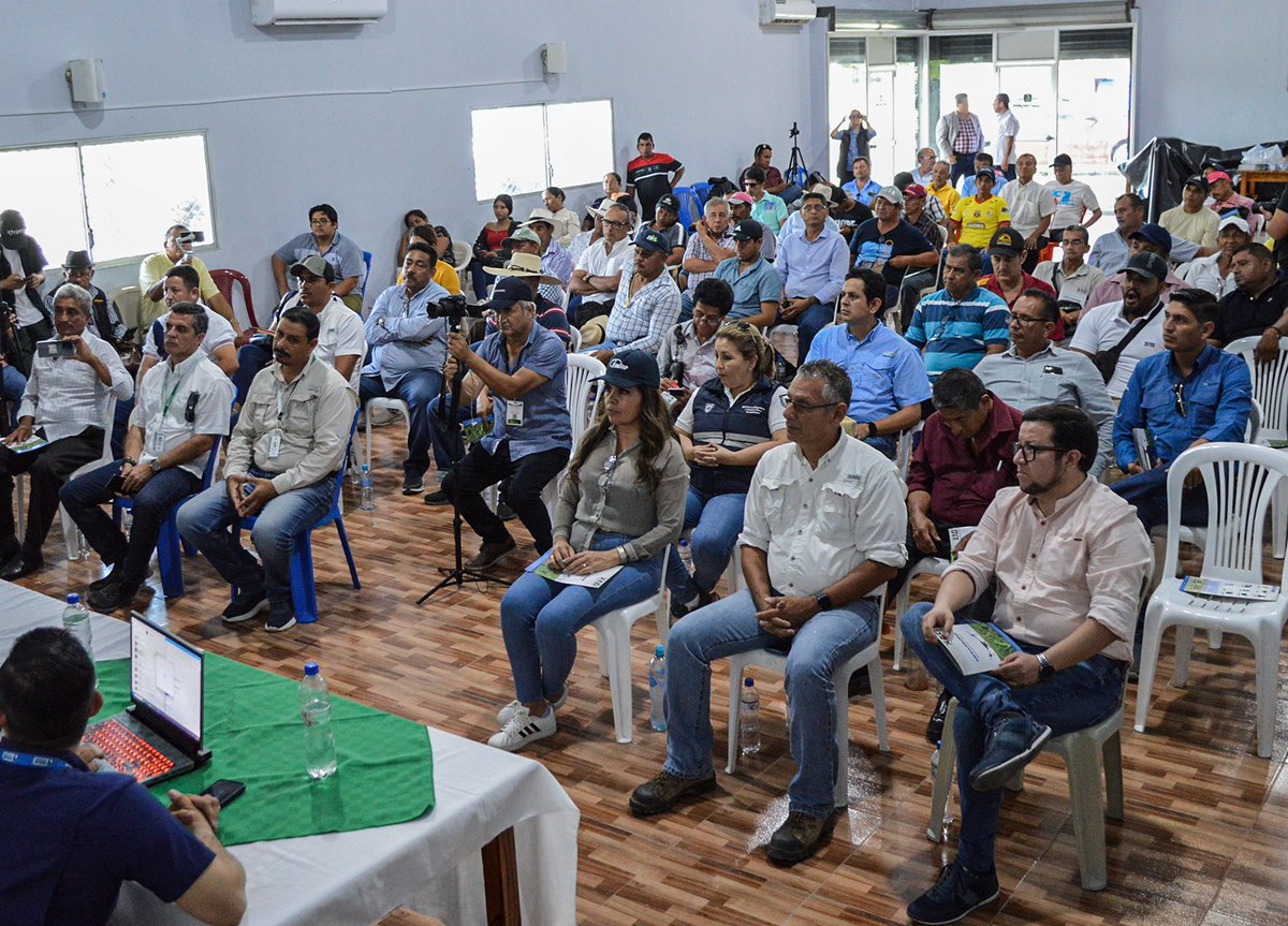 #Guayas | Firmamos un convenio de cooperación técnica junto a la empresa arrocera <a href="/CORPNOARROZ1/">CORPNOARROZ.EC</a> con el fin de facilitar la realización de proyectos de investigación, actividades y eventos enfocados en el desarrollo del cultivo de arroz a nivel nacional.