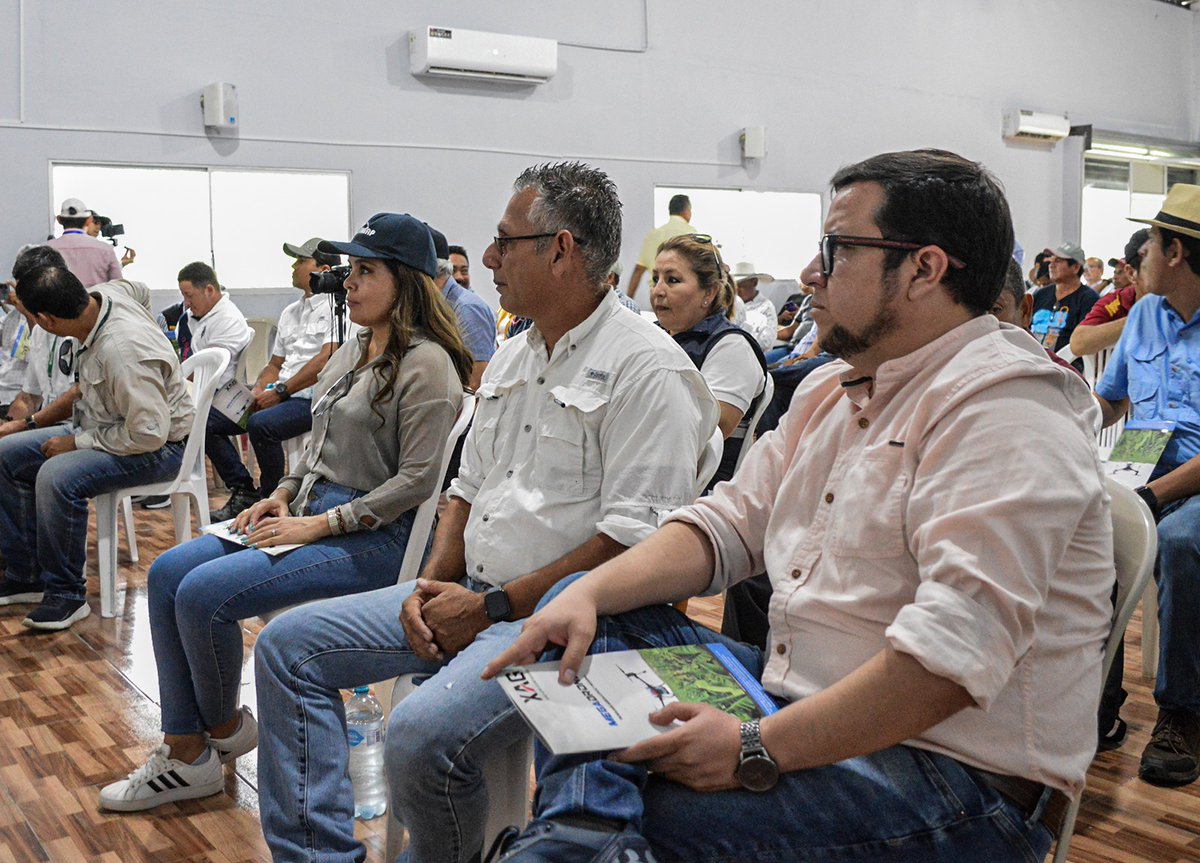 Raúl Jaramillo, Director Ejecutivo del INIAP expresó que el Instituto tiene el compromiso para desarrollar proyectos a corto plazo y mejorar la oferta de semillas, validar líneas de mejoramientos de arroz y fortalecer la capacitación al agricultor, a través de escuelas de campo.