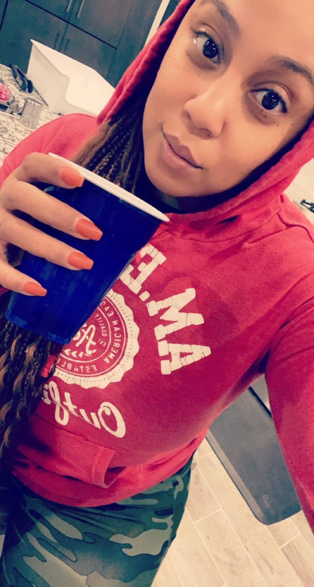 pharrahmones's tweet photo. Hoodie Thread lemme see you in one!! 

The cup is a bonus 😉 https://t.co/ppuTOnAWhU
