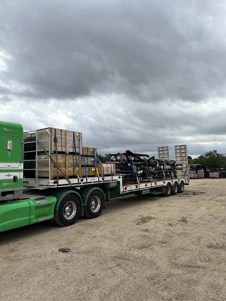 Starting off the New Year strong an ST820 unit is off to our Partners at Carruthers in Young, NSW #AgricultureInnovation #NewYearsResolution #MilneBros #Carruthersmachinery