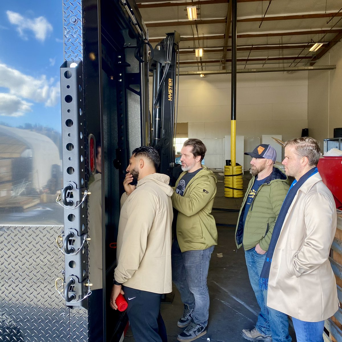 BeaverFitUSA's tweet image. We had a #DamStrong time hosting @versagymusa at our Reno HQ to learn how we can continue to support the growing mobile training business they've created with the BeaverFit Beyond Trailer. 

👀 We hope you enjoyed the behind-the-scenes warehouse tour!