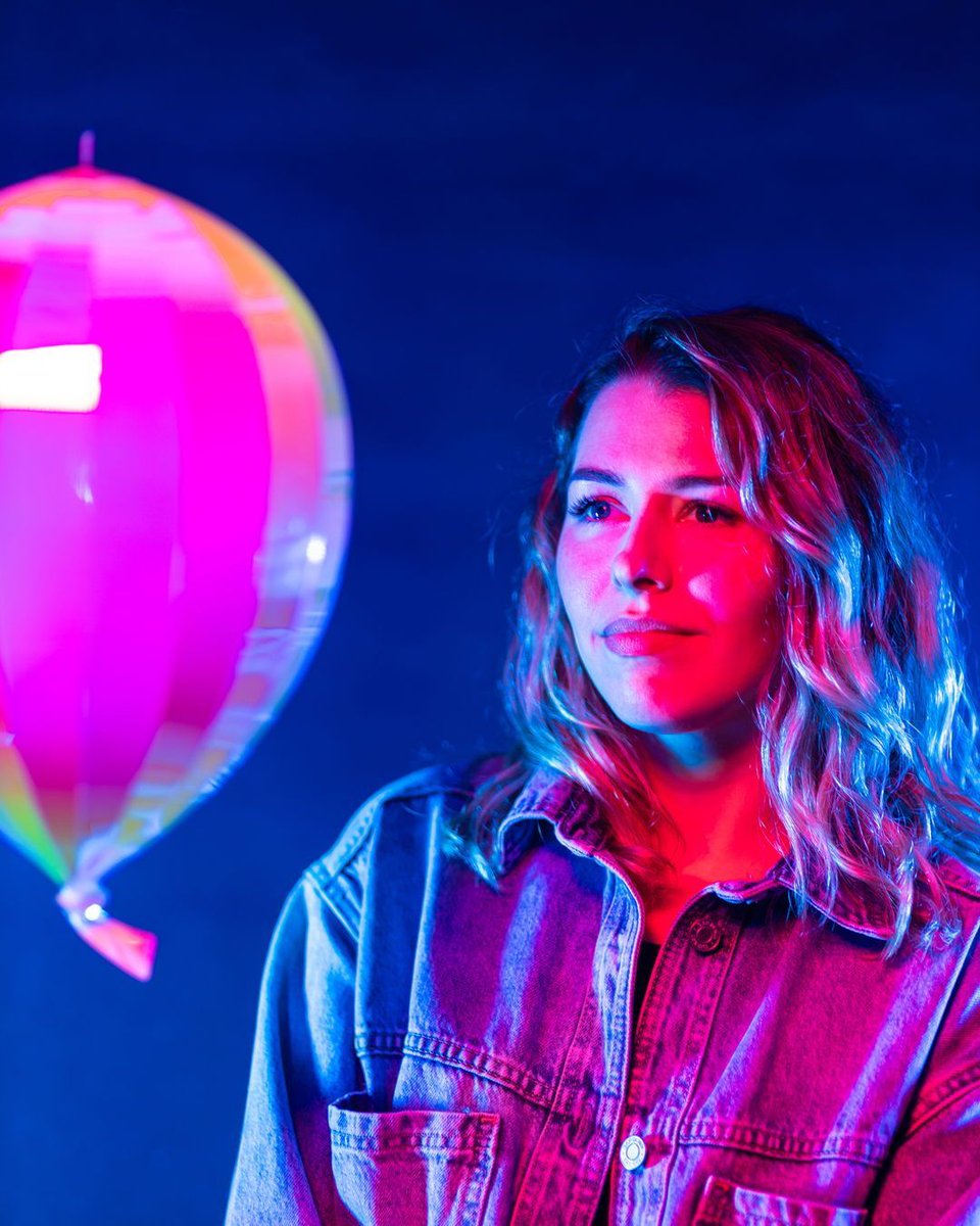 DesignTOFest's tweet image. Read our Artist & Designer Spotlight as Casey Watson discusses the importance of providing viewers with unique and immersive experiences, as well as her installation ‘Look Up!’.
buff.ly/3vLxI51
Part of #DesignTO24 | JAN 19-28, 2024.