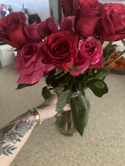 thank you 🥰🌹💗 https://t.co/FWfugJ4W2x