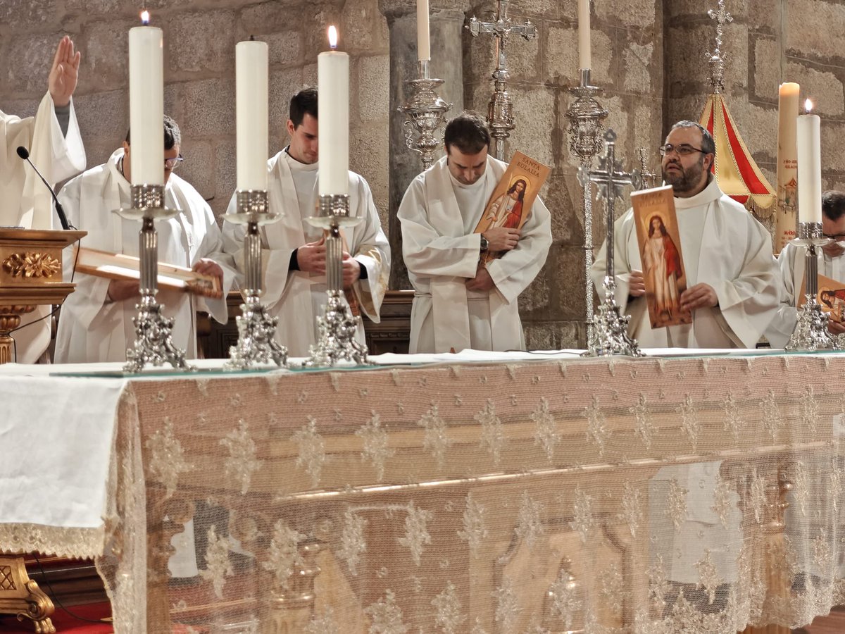 ~Consejo de Delegados de Pastoral Juvenil~

Hoy hemos acompañado a los Delegados de Pastoral Juvenil de toda España.
Que Santa Eulalia os guíe como Patrona de la Juventud de nuestro Arzobispado.

Os esperamos en este Año Jubilar.

#pastoraljuvenil 
#añojubilareulaliense