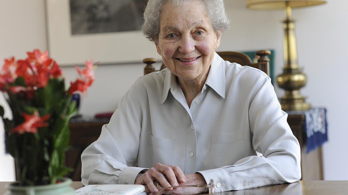 TrishaLeeWrites's tweet photo. Happy birthday to Vivian Gussin Paley, my friend and mentor. Miss you so much. 1929-2019 https://t.co/B7tOsjTdMF