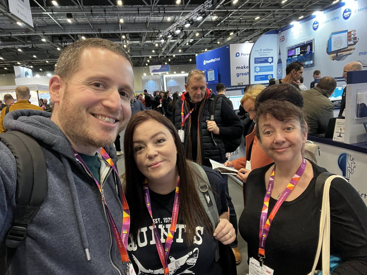 EatSleepICTRpt's tweet photo. #Bett2024 EdTech legends! 
@katypotts @TsuiAllen @JacobWoolcock @abid_patel @computingchamps @Tonihammy @StellaScharing1 https://t.co/9jlTGEDvHf
