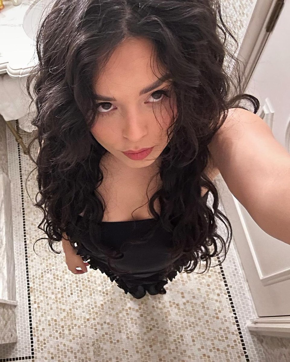 RaediantSpirit's tweet photo. soo what if I.. 

was to bleach my hair? 😌 https://t.co/v9ljnLIpkS