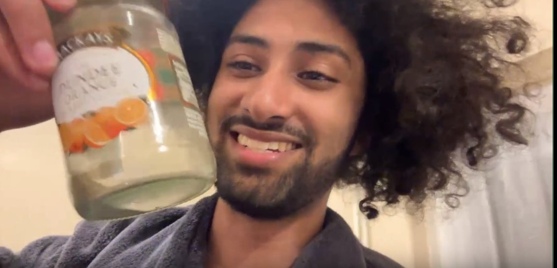 DormyUpdates's tweet photo. 🎙️POOH NEWS🎙️
Kick streamer shaffed shows off his grandmothers ashes on stream before saying
 "we keep em in marmalade jars thats how you know we from the hood"
to check outt his strange man check out:
https://t.co/tK9hzMHIuZ
#KickStreamer #kick #KickStreaming  #KickStreamers https://t.co/7MTZx37vio