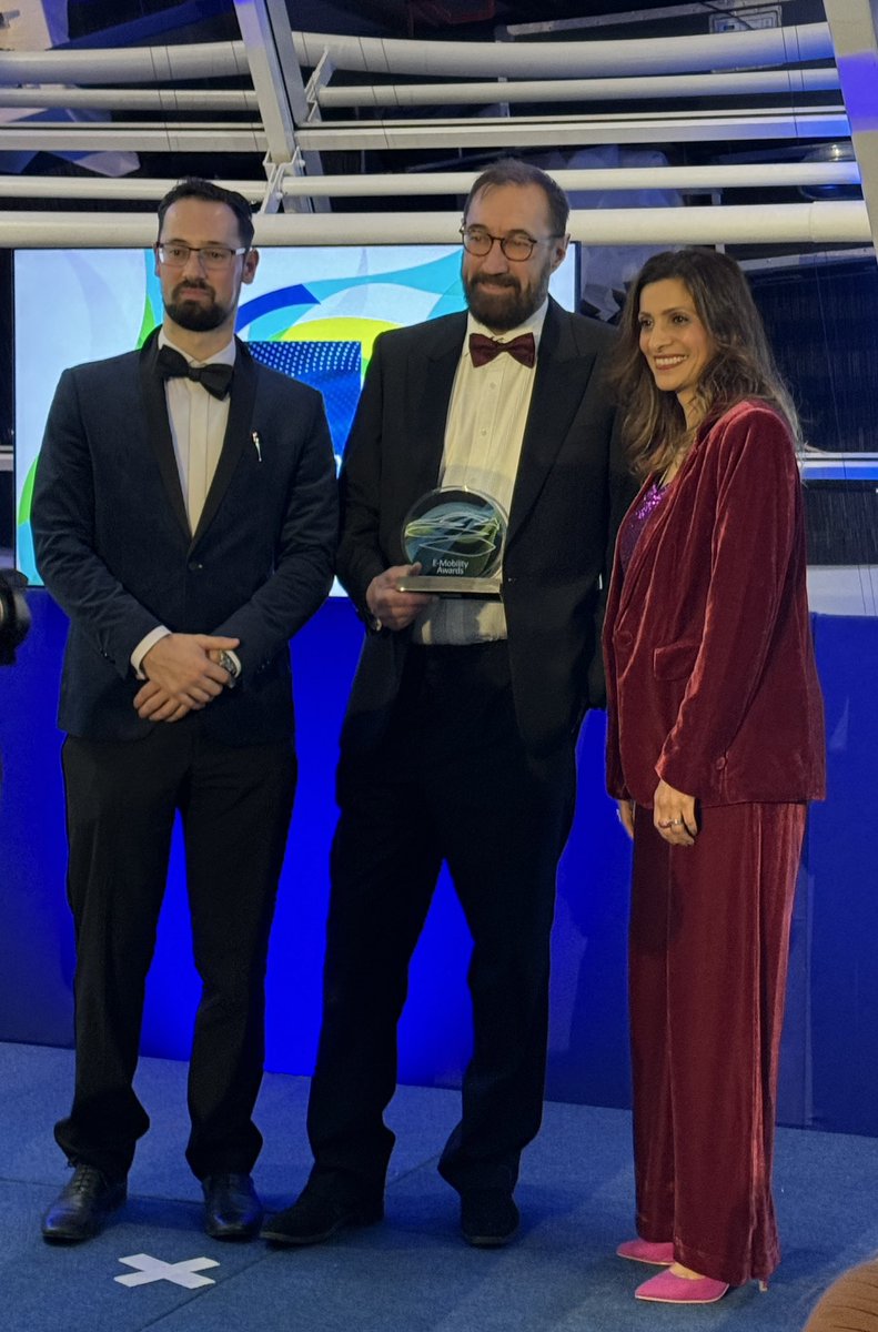 ElectrogenicREV's tweet image. Delighted to win an E-Mobility award for  Emobility Working Vehicles &amp;amp; Conversions for our drop-in conversion kits! 
#EVTechnology #PoweredByElectrogenic @EMobilityAwards