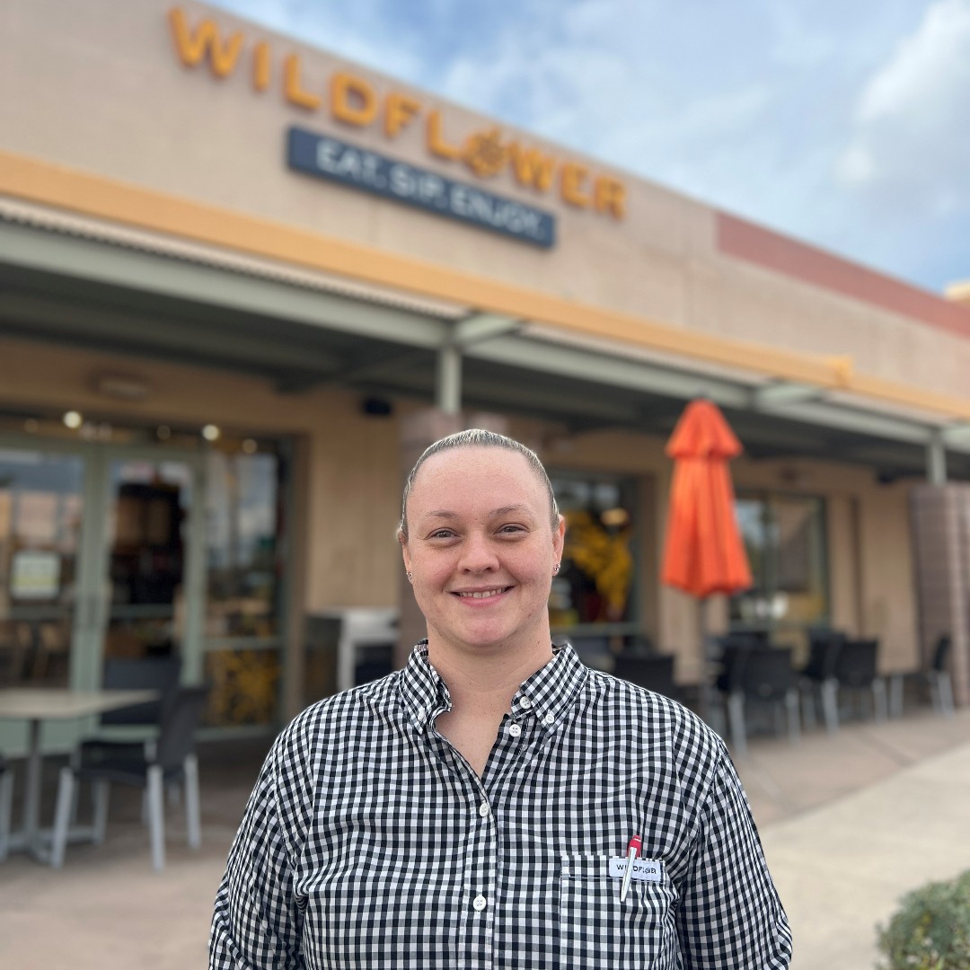 WildflowerBread's tweet image. Meet the GM: Cynda from Wildflower Goodyear! 🌻

Cynda's favorite menu item is the Southwest Superfood Salad with chicken! 🥗😋

Cynda has celebrated 4 years with us at Wildflower!🥳🙌

"I love Wildflower because work acquantances have become more like family over the years."💞