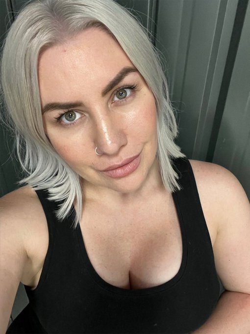 Hi https://t.co/PwBaHWLfyz