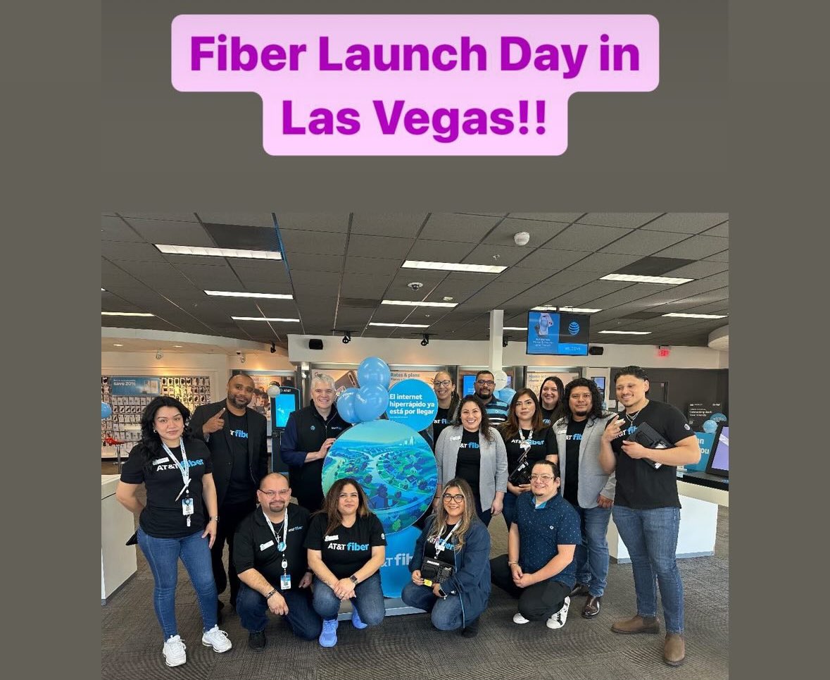 EXCITING DAY FOR LAS VEGAS TIME TO LIGHT VEGAS UP IN AT&amp;T BLUE <a href="/DesertSW_/">Desert Southwest</a> @gowestregion  <a href="/ATT/">AT&T</a>