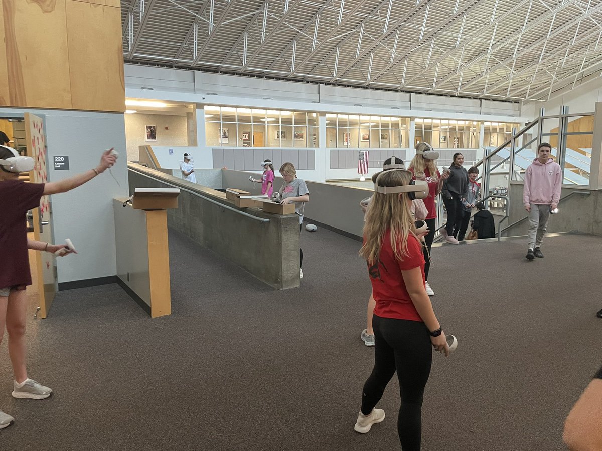 Westside_GSoc's tweet image. Week 3 of Winter is rolling along ✅

@NeuroTrainerInc➕Warrior weight room 🤝

Warriors. Together. 

#WeAreWestside #OffSeasonWork