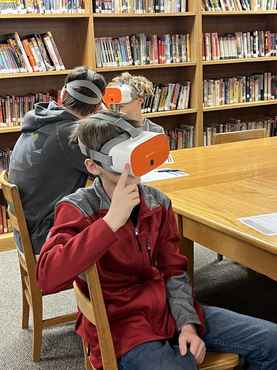 More ClassVR fun! Mr. Wade’s 7th grade science  was dropped inside an animal cell and Mrs. Poole’s History class visited New York City and the Statue of Liberty! We had the best day ❤️❤️ <a href="/ClassVR/">ClassVR from Avantis</a>