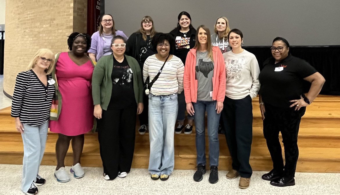 Mata_Library's tweet photo. Great day of learning and collaborating at the Librarians Multi-District Middle PLC at Clear Creek ISD. @mataeagles @Alief_Libraries @AliefTech #LibsInTheMiddle #matareads 📚 https://t.co/YHgLr6rULr