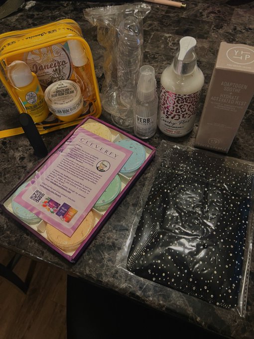 Watch Skylar🤍🤍's leaked NSFW photo on TwXstars