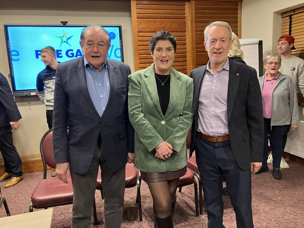 SeanKellyMEP's tweet image. Really enjoyed discussion with #KilkennyCity @FineGael members tonight &amp;amp; their outstanding Cllr’s Martin Brett &amp;amp; @davidfitzg . #Elections are in the air !! Firstly, make sure your  registered &amp;amp; then you can vote ! Thanks Paul Cuddihy for being v effective chair. @yfg