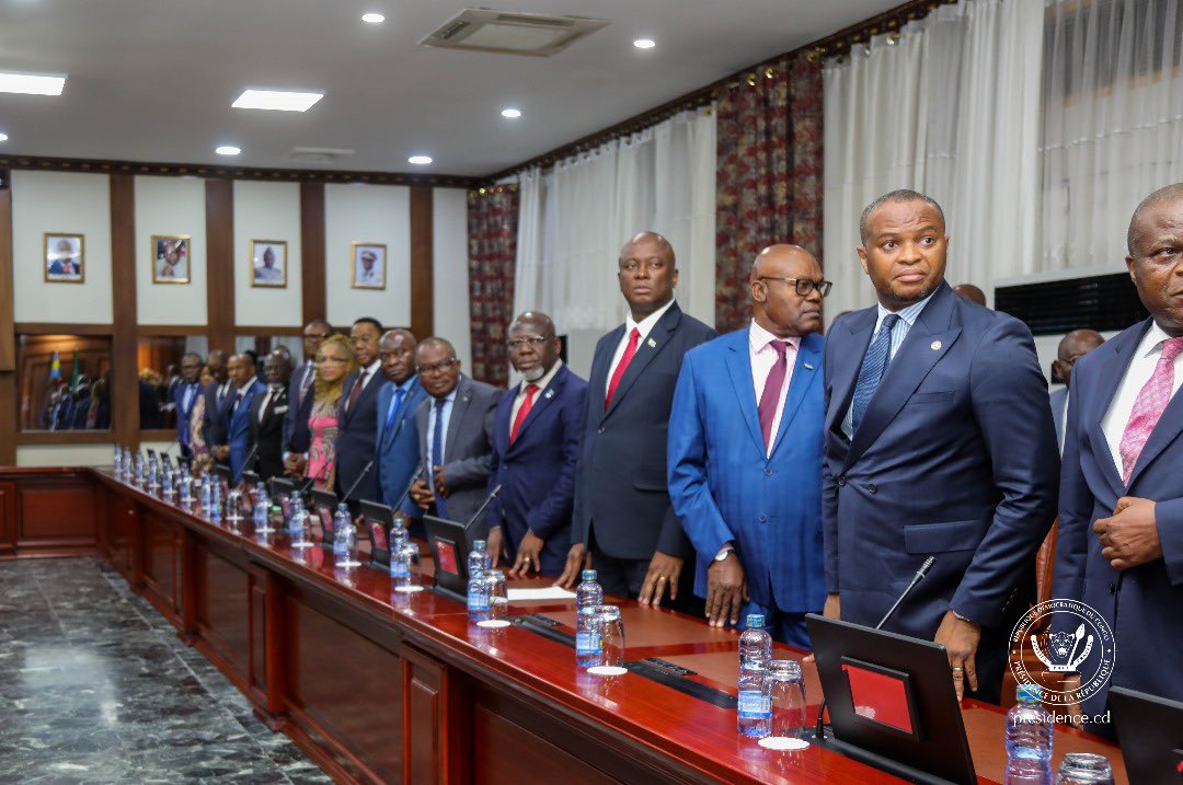 « Il y aura un programme de réhabilitation et modernisation des ambassades et chancelleries là où nous en avons, un programme d'acquisition là où nous sommes locataires et un programme de construction dans des pays où nous avons des terrains assez grands", a précisé M. Balumuene.