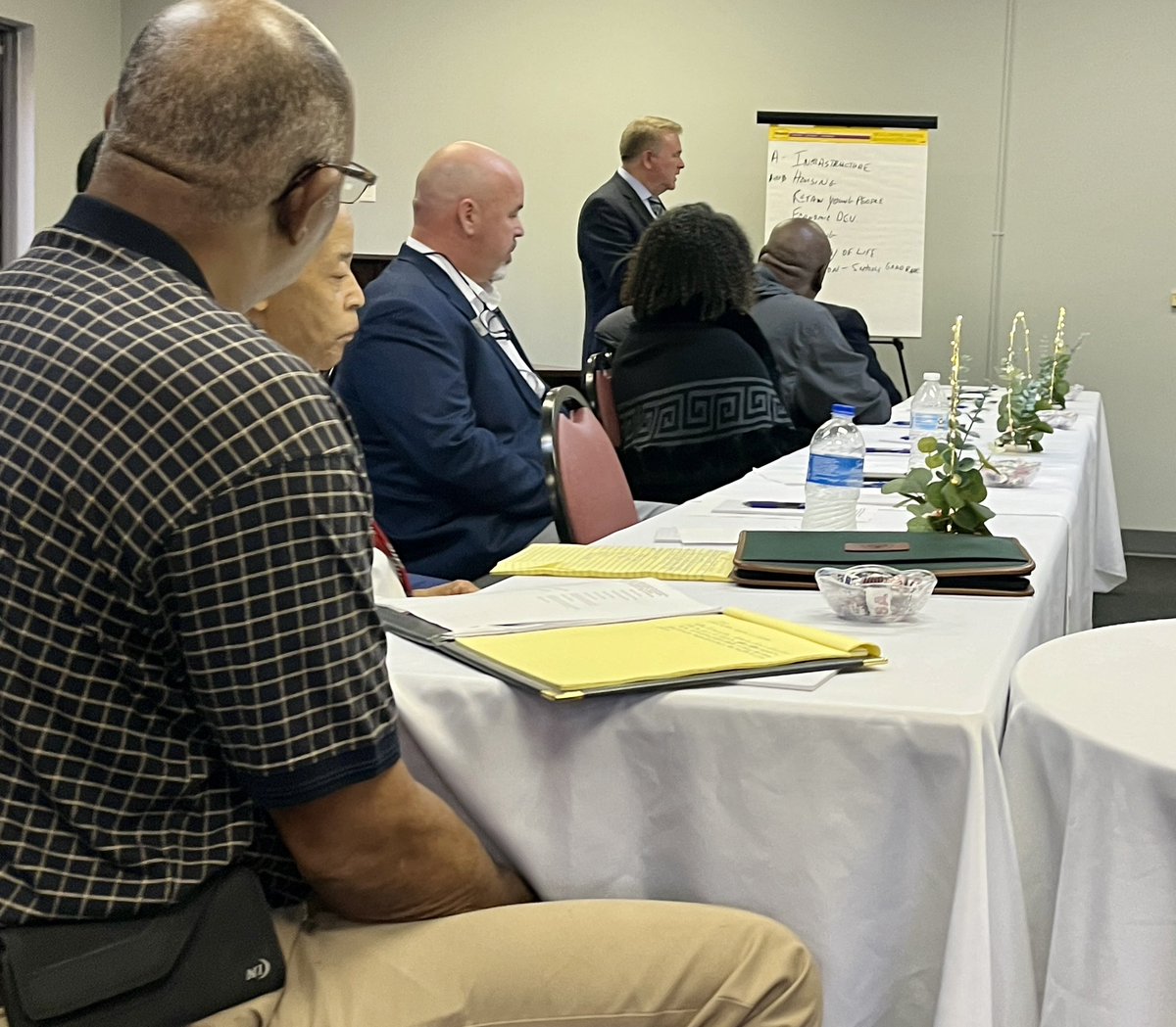 SCCounties's tweet photo. “Your voice is so important. There are a lot of opportunities to make your voice heard,” SCAC President @RoyCostner tells county leaders from Allendale, Bamberg &amp; Barnwell counties at a tri-county gathering to discuss opportunities + challenges. #localleaders #statewidestrength https://t.co/peBGPuLBSc