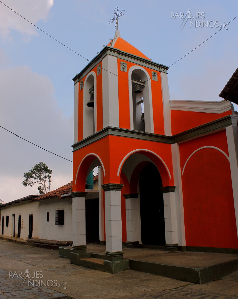 Detrás de las altas cumbres de la ciudad de Mérida #vzla en dirección hacia el sur, podemos encontrar un conjunto de pequeñas poblaciones y #aldeas enclavadas en magníficos valles caracterizado por sus espléndidos #paisajes que nos hacen viajar en el tiempo. #Turismo