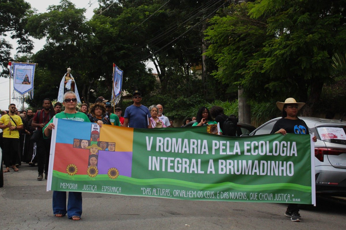 CaritasMG's tweet photo. V Romaria pela Ecologia Integral à Brumadinho: familiares das vítimas do desastre-crime da mineradora, pessoas das comunidades atingidas, das Assessorias Técnicas Independentes, dos movimentos pastorais, sociais e entidades da sociedade civil caminham por justiça! https://t.co/210px6NEsy