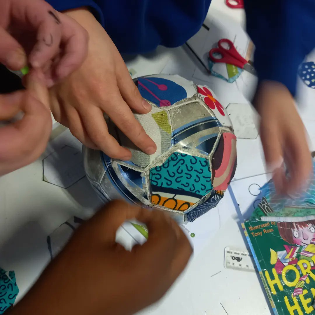 Making 3D patchwork in a Manchester primary school today, so inspiring, engaging, creative and most of all fun. #textiles #collaboration #design #patchwork #footballs #recycle #educate #art #crafts #cloth #play @MMU_MSARC