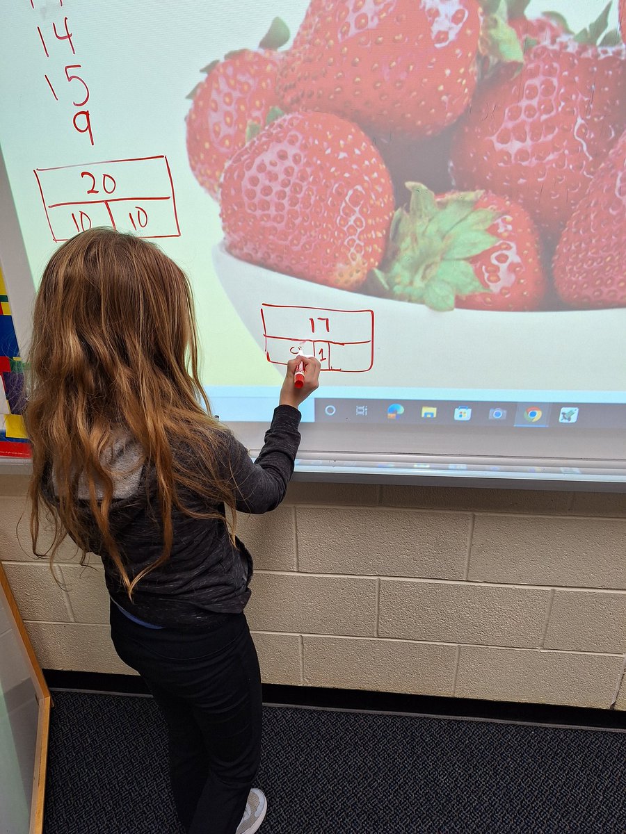 TheMr_Tee's tweet photo. Used today's snowday for some math and ended up using parts-whole boxes as part of a grade 2 number talk on halving numbers. The odd estimate lead to a rich conversation about finding half of 17. #mtbos https://t.co/WdmYefiJFE