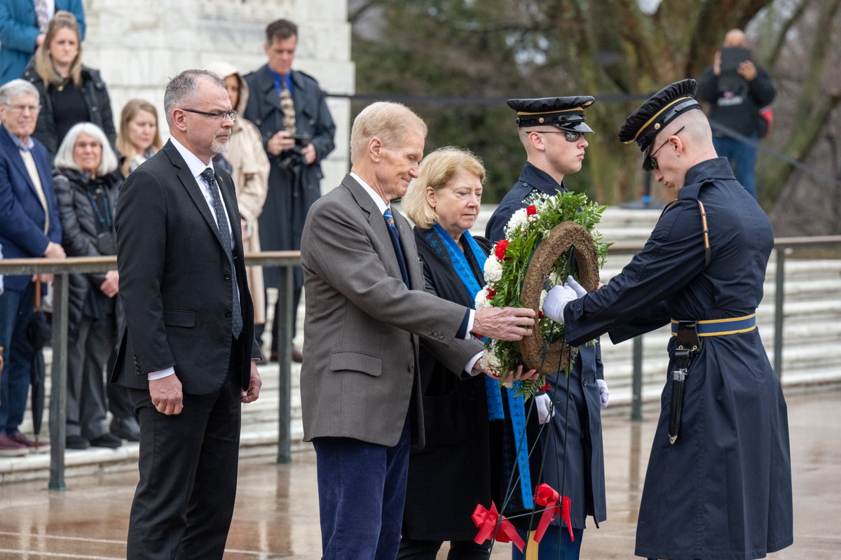 As we push forward with #Artemis missions to the Moon and continue @Space_Station missions, #NASARemembers those who paved the way. I was honored to join @SenBillNelson, @Astro_Pam, NASA colleagues, family, and friends today in observance of Apollo 1, Challenger, and Columbia.