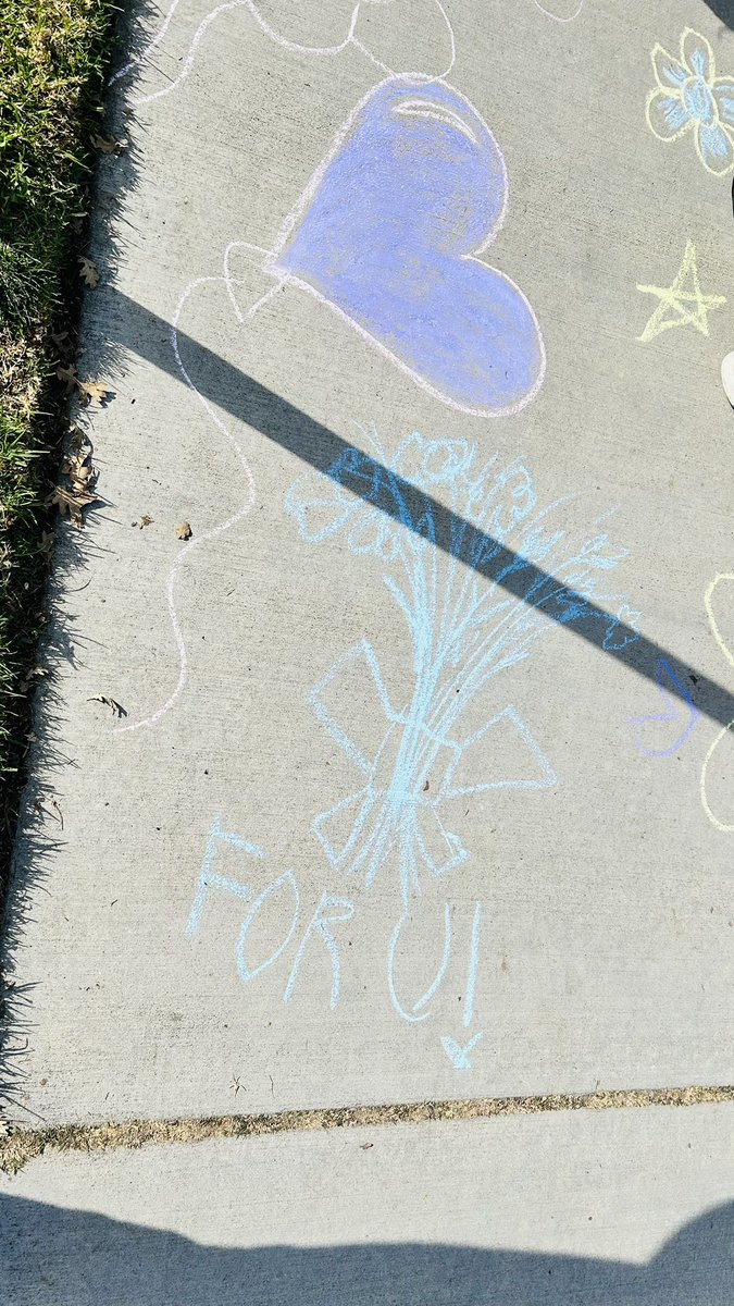CounselingOPHS's tweet photo. Thank you Eagles for joining today’s Great Kindness Challenge activity, Kind Chalk Art! 👌🏼
#OPShares https://t.co/aVupi02JUi