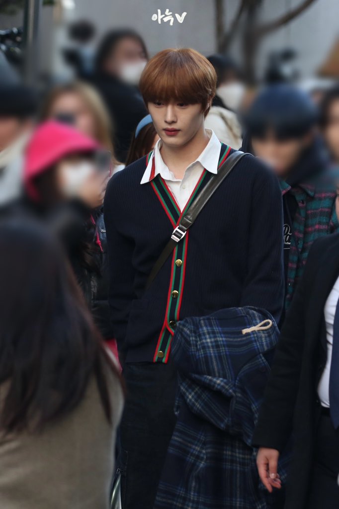 MaybeBlue908's tweet photo. 240126 뮤직뱅크 출근
얼굴로 기살려주는 편

#CIX #씨아이엑스 #HYUNSUK #윤현석 #현석 @CIX_Official https://t.co/dmirHNfdRF