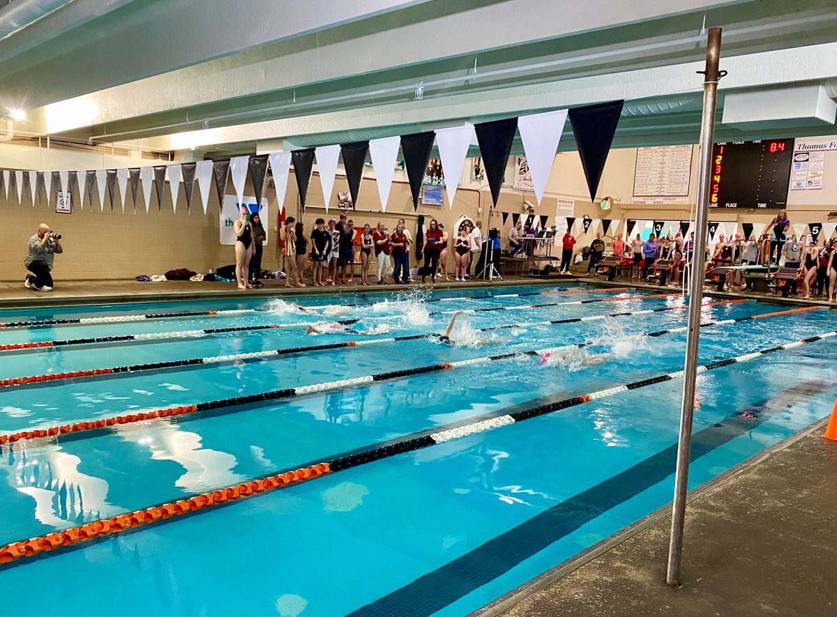 BeatriceHigh's tweet photo. Some pics from tonight’s BNFF swim/dive meet. #bnff 🏊🏻‍♂️🏊🏼‍♀️ https://t.co/EWsd1TWcSH