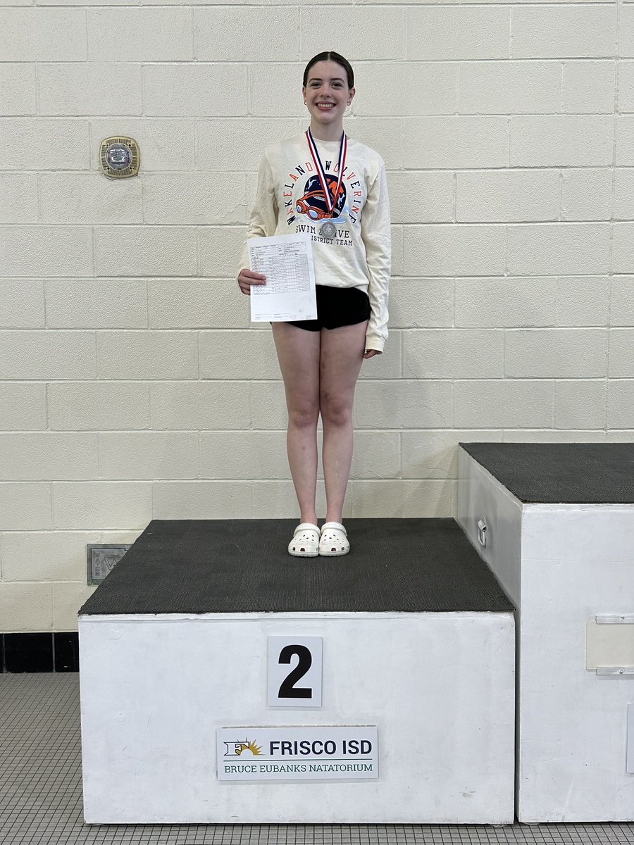 Congratulations to Junior Lucy McDowell for her runner-up finish at the District 9-5A Championship with a score of 314.75! Congrats, Lucy! 🟠🔹🔸🔵🌊🥈📸: @kevinmyerphotography