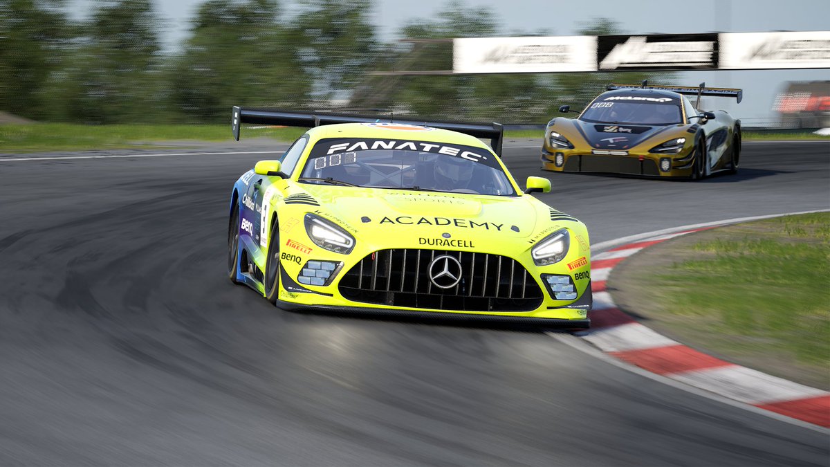 First LFM Pro Series for me and the race was just me trying to follow my friend <a href="/m4t1box/">Mateusz Hladky</a> in his new colours. This photo was just too beautiful not to share it 😍

Enjoy the future mate!