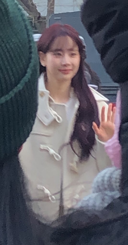 Cabbage_WJ's tweet photo. 흐릿한 설아 출근���..... https://t.co/JV5MfW5xus