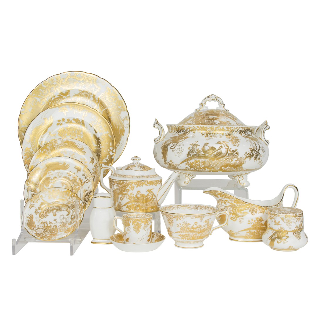 ClarsAuction's tweet image. #RoyalCrownDerby's Gold Aves porcelain dinner service steeped in a 274-year legacy sold for $17,640 at Clars. Renowned for intricate designs &amp;amp; 22k gold this timeless pattern boasts opulence. Crafted in 1932 it continues to enchant collectors with its lavish charm. #AuctionFind
