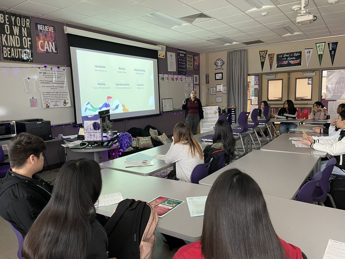 themrsclayton's tweet photo. @tamusystem came to visit us today! @BirdvilleISD @RichlandMSRams @AVID4College Gig ‘em! 🎓🤍🖤👏🏽👏🏽👏🏽👏🏽 https://t.co/s1oasbUHt0
