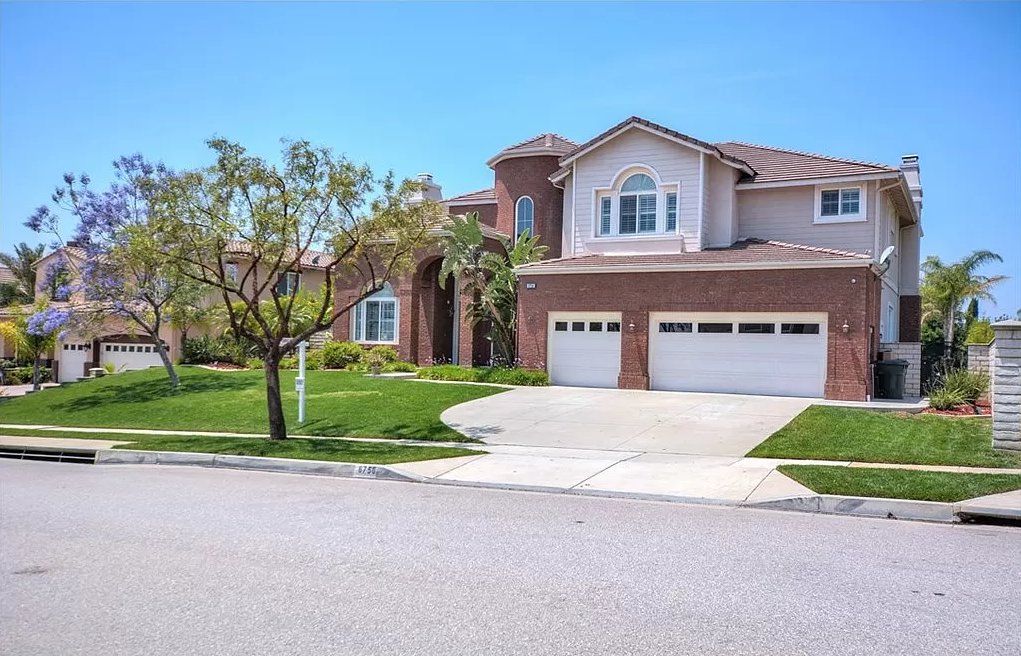 ShereeceMonroe's tweet photo. Throwback Thursday!

Taking a stroll down memory lane to the day we sealed the deal on the breathtaking Million Dollar Home at 6758 Di Carlo Pl, Rancho Cucamonga, CA 91739. https://t.co/xNuG5pZ1W6
