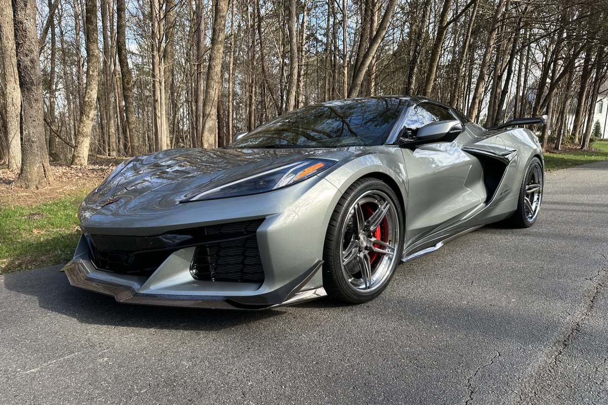 Bringatrailer's tweet photo. Now live at BaT Auctions: 2023 Chevrolet Corvette Z06 Convertible 3LZ Z07. https://t.co/8rVTW3thZr https://t.co/v5ldgV6R6n