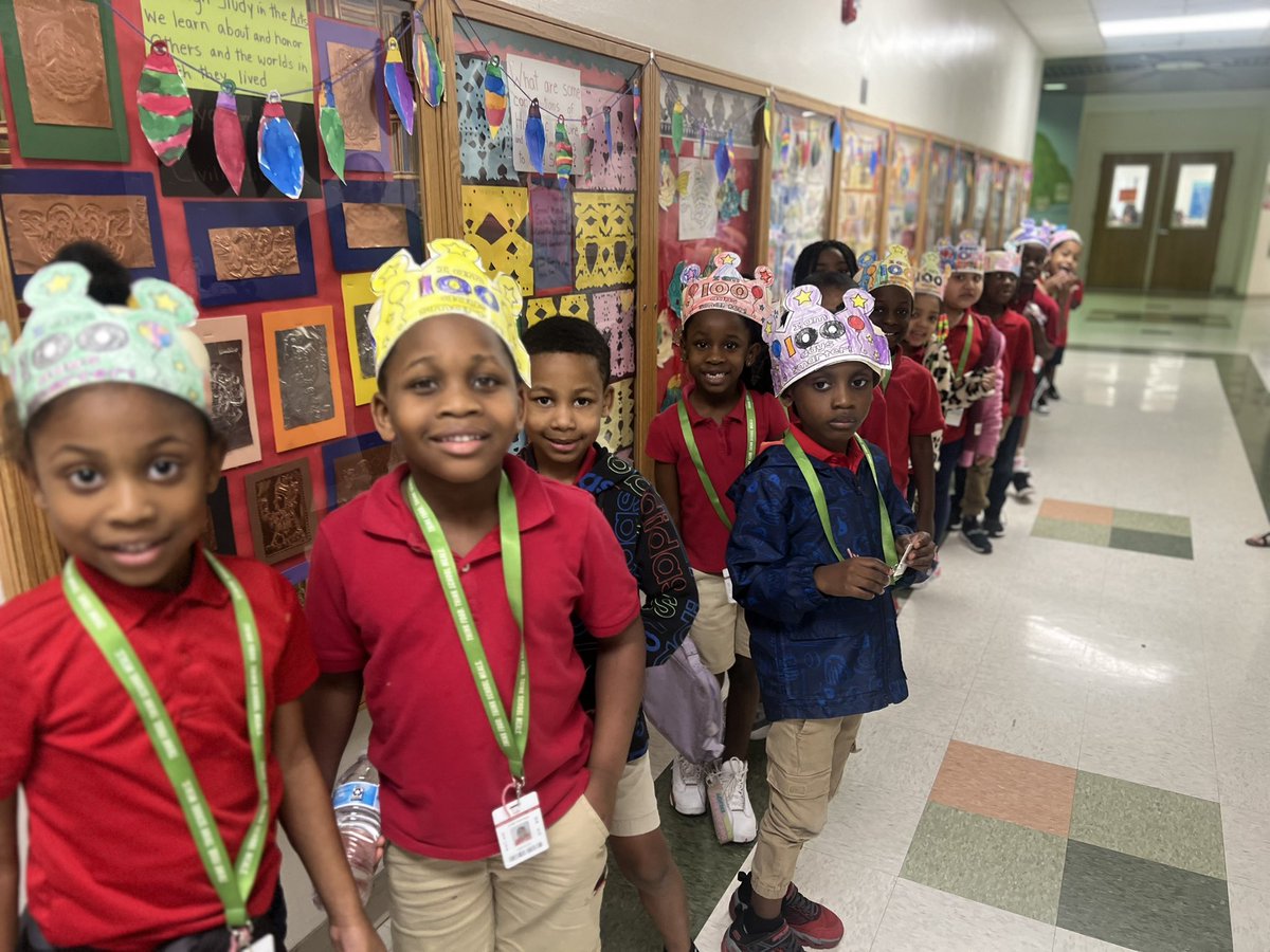 Hats off to 1️⃣0️⃣0️⃣ days! 🌟🎩