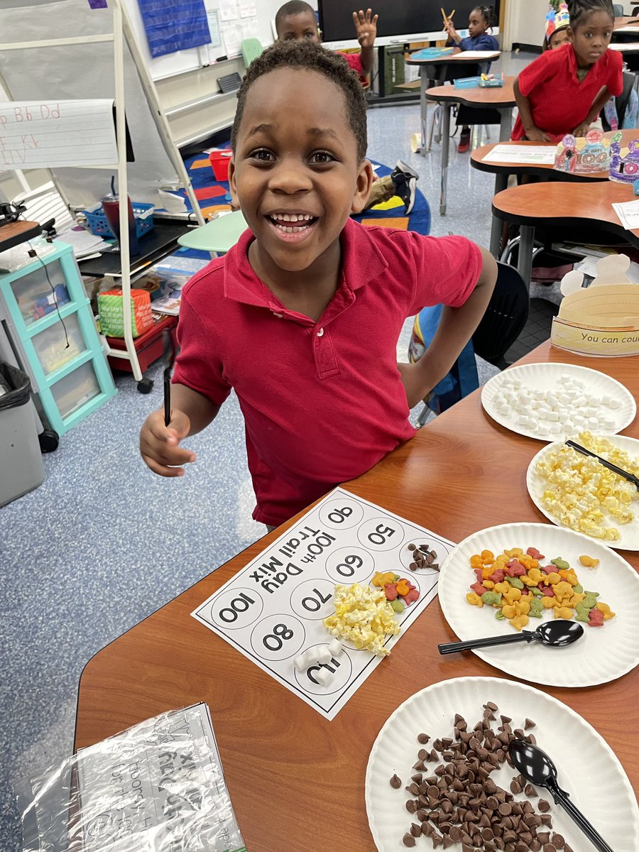 1️⃣0️⃣0️⃣th  day trail mix with Ms. Ambeau’s kindergarten class!